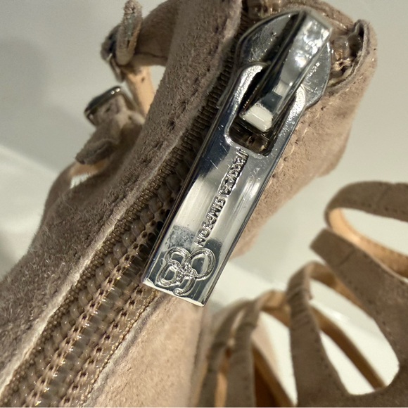 💋 Jessica Simpson Beige Strappy Heels (B002) - Picture 4 of 11